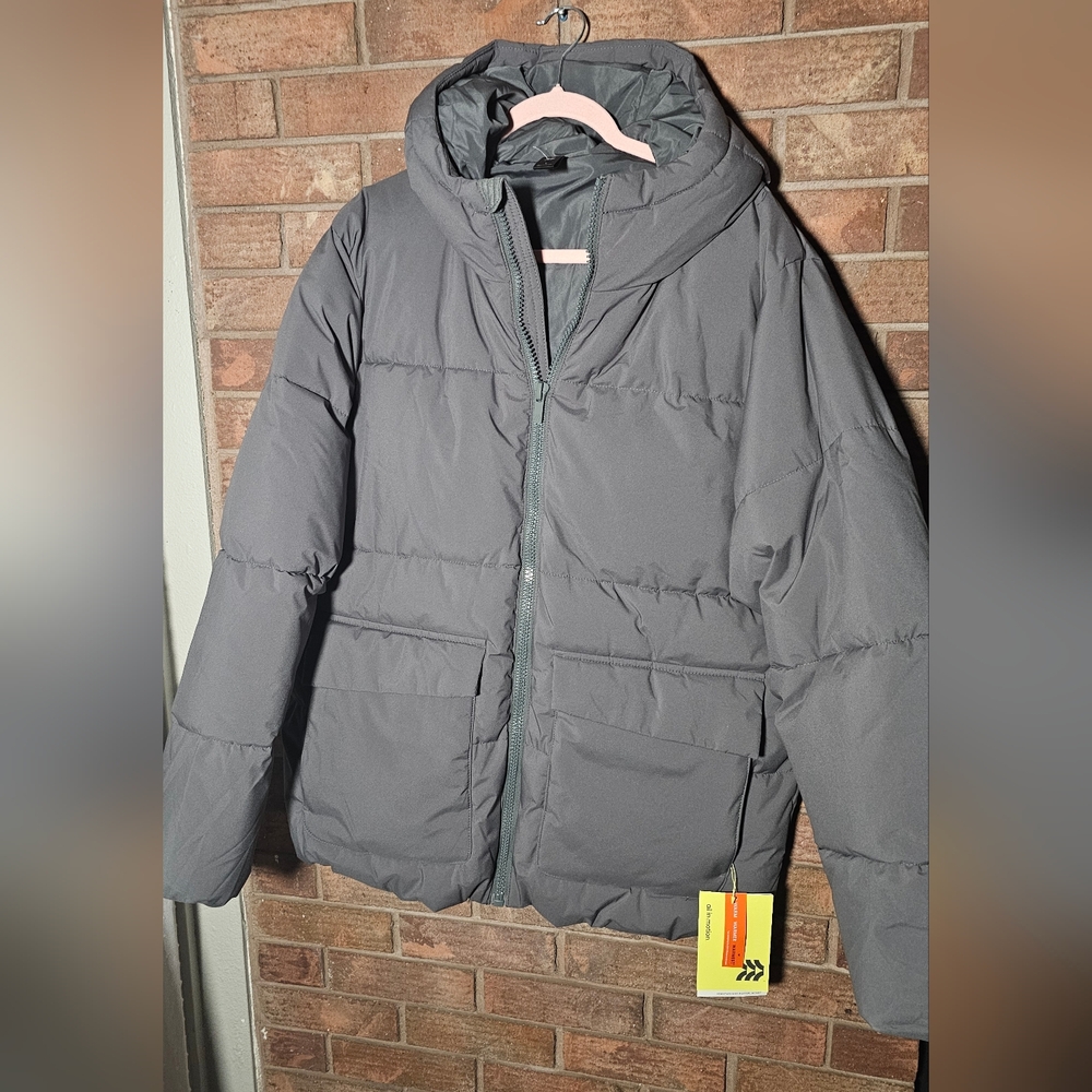 All In Motion Men’s Puffer Jacket Gray Hooded Winter Coat NWT Size Large